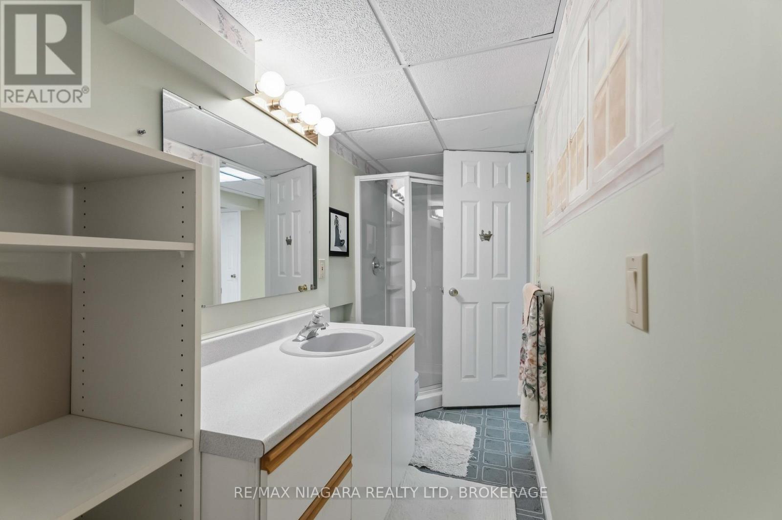#9 4117 APPLE BLOSSOM LANE - 34