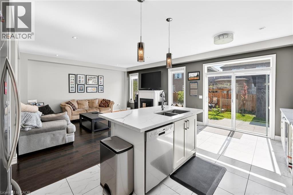 82 CHAUMONT Drive - 12