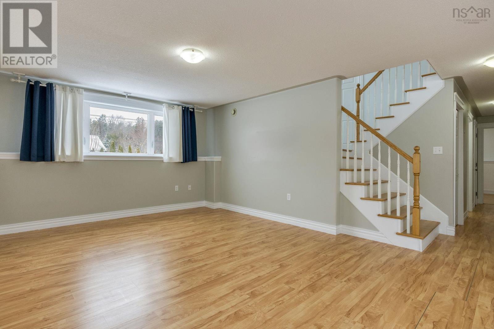 10 Cameron Drive - 24