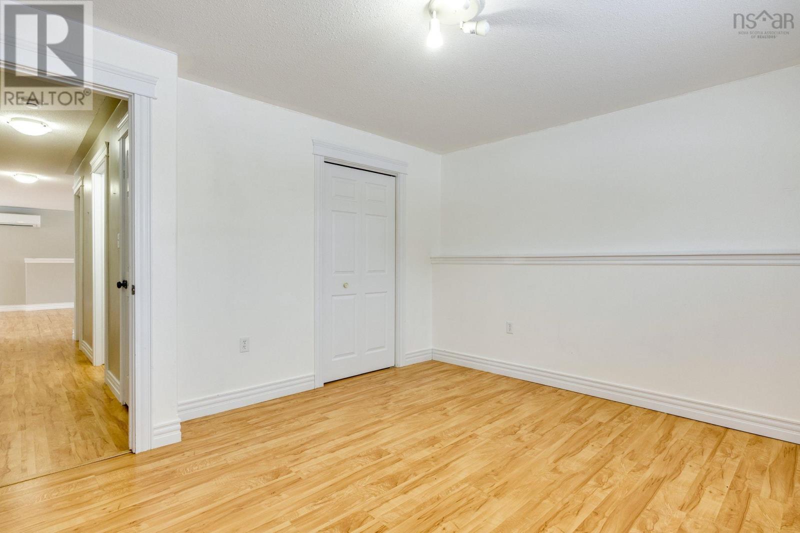 10 Cameron Drive - 30