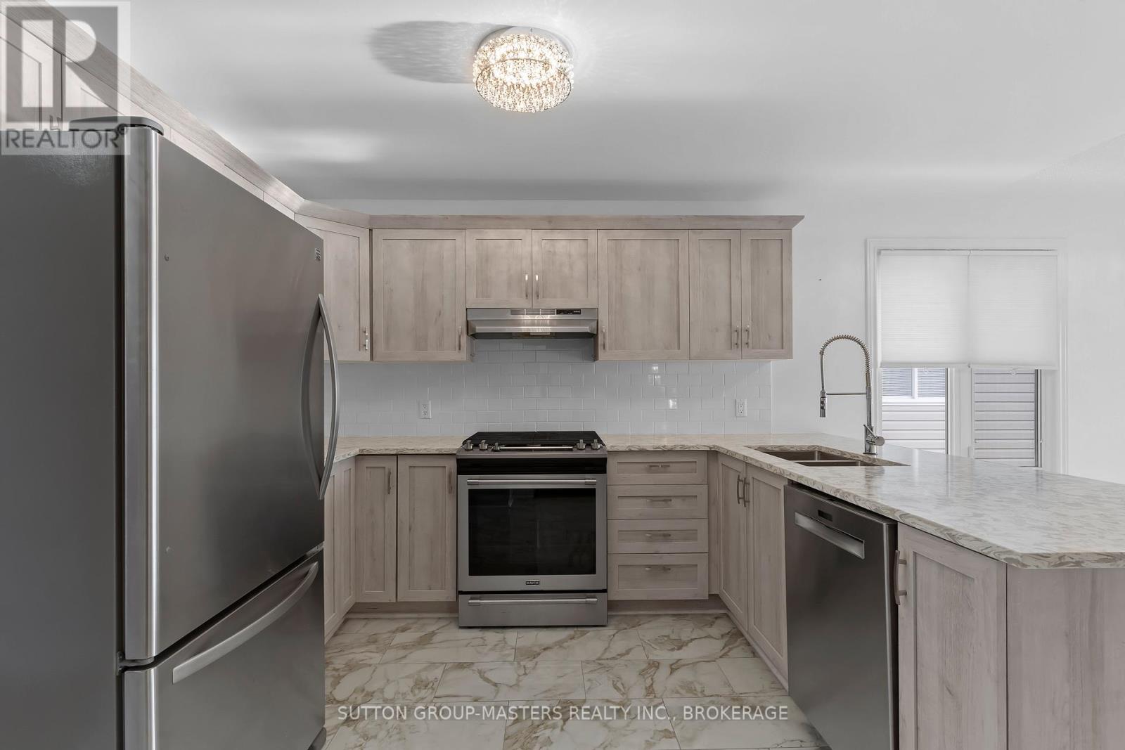 679 MELROSE STREET - 13