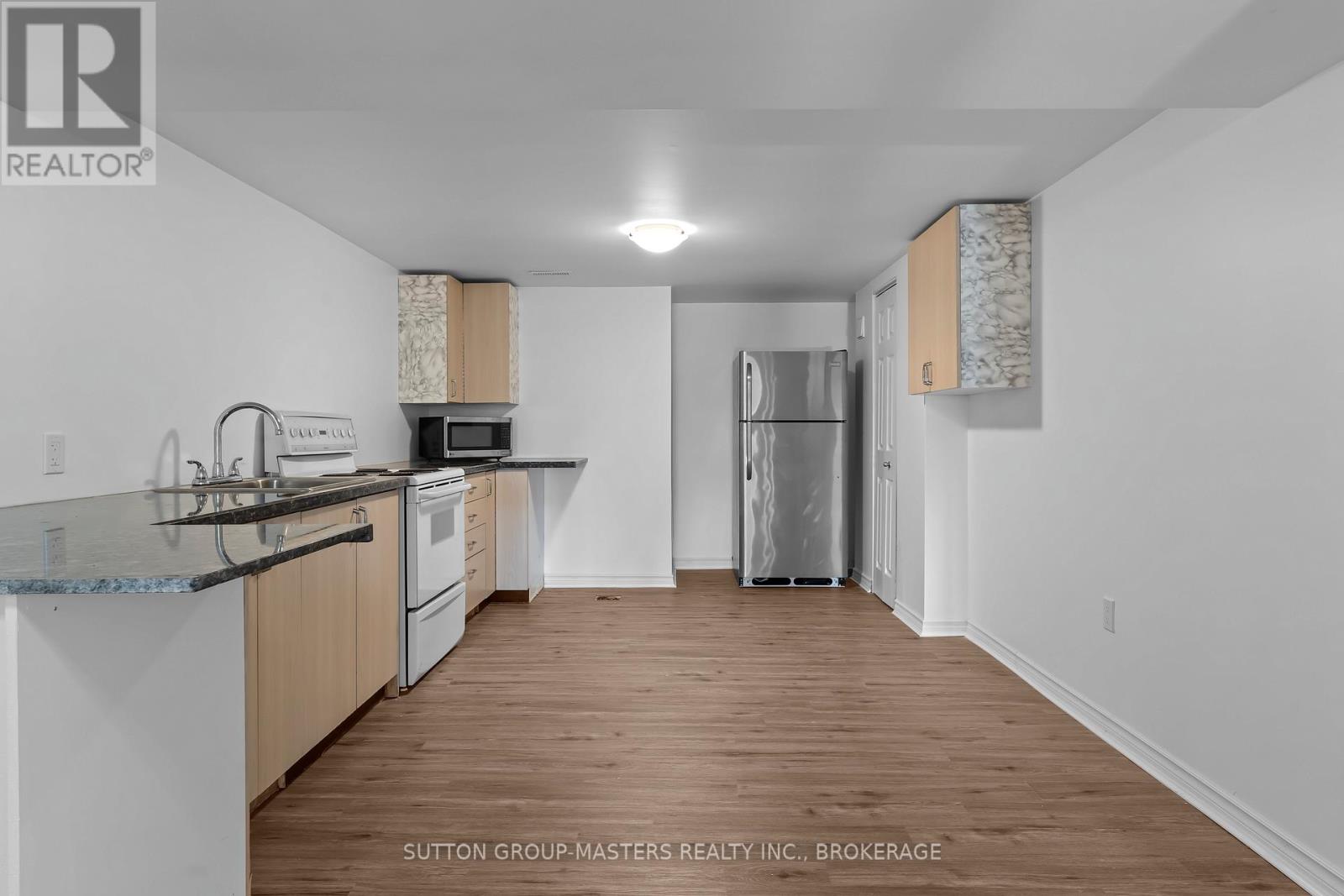 679 MELROSE STREET - 31