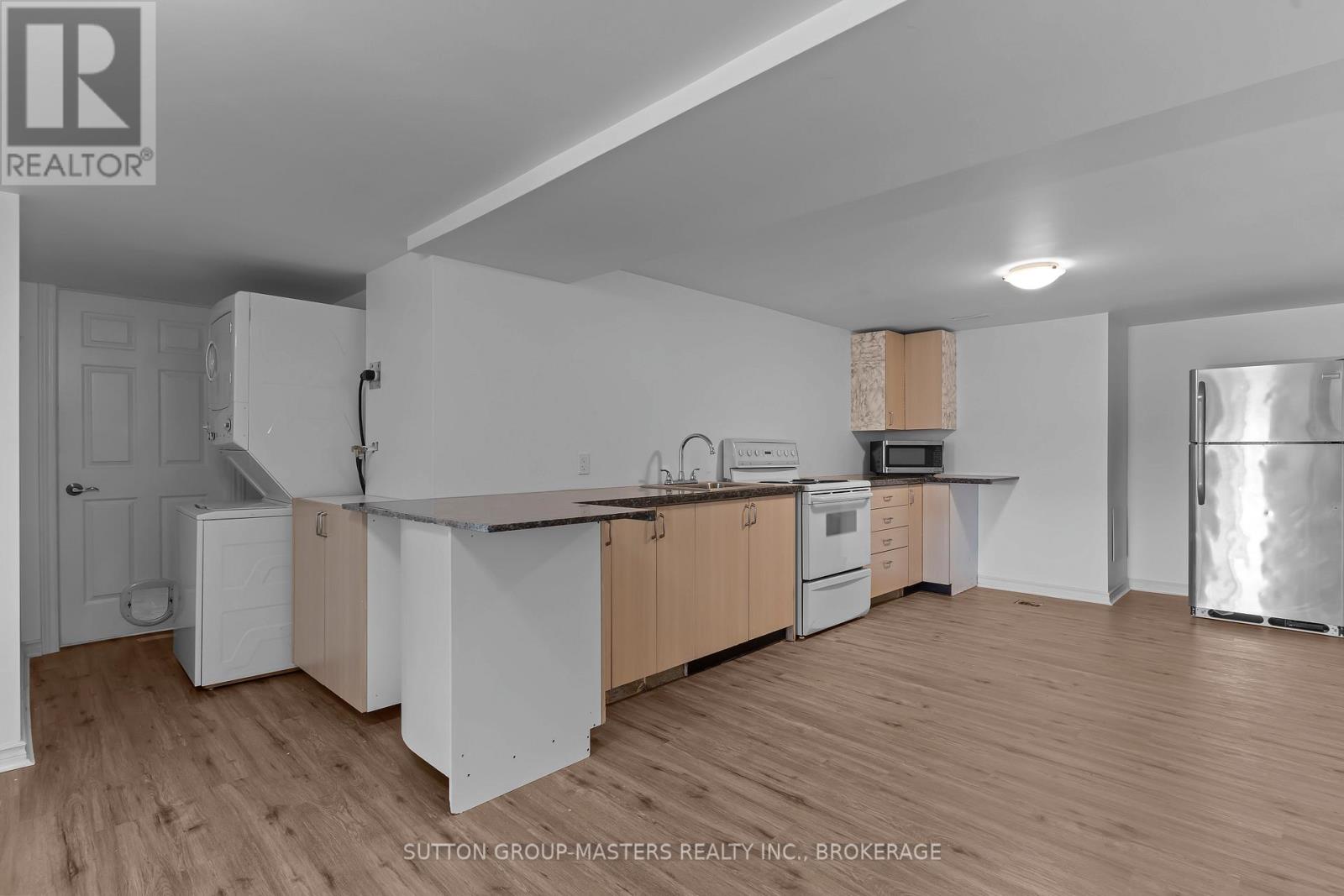 679 MELROSE STREET - 32
