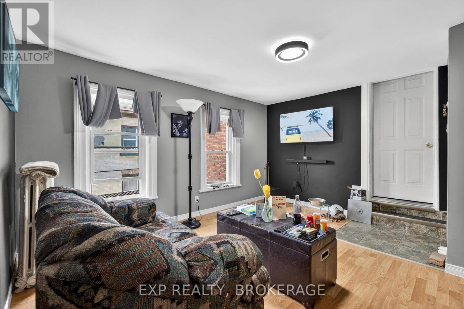 342 KING STREET W - 11