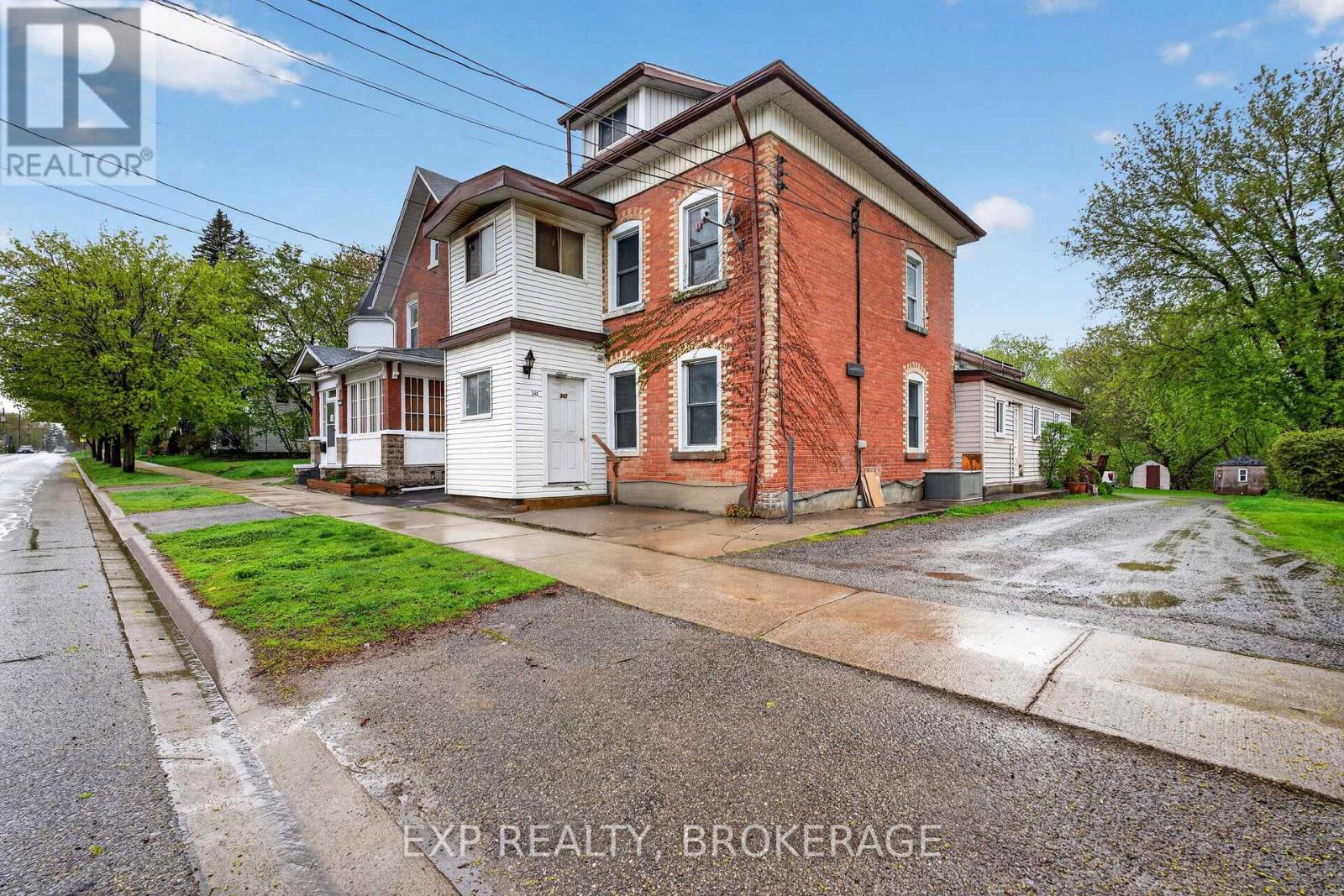 342 KING STREET W - 2