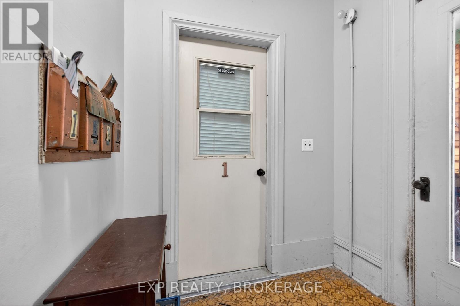 342 KING STREET W - 29