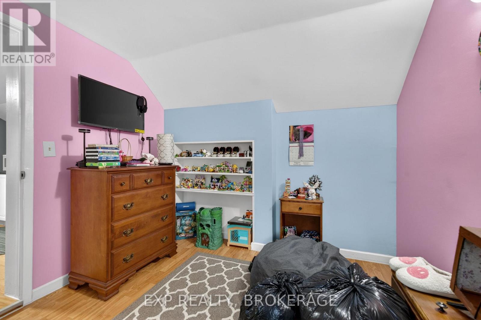 342 KING STREET W - 3