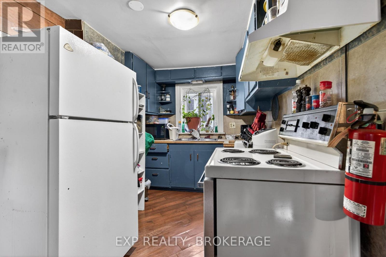 342 KING STREET W - 31