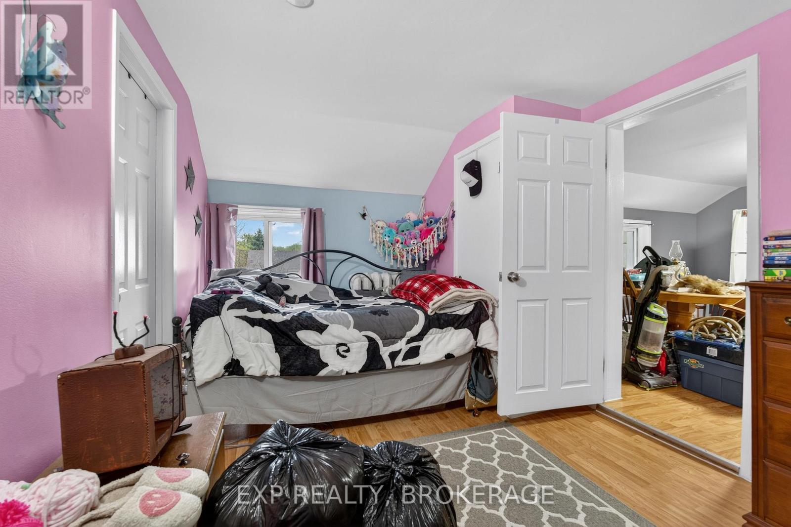 342 KING STREET W - 4