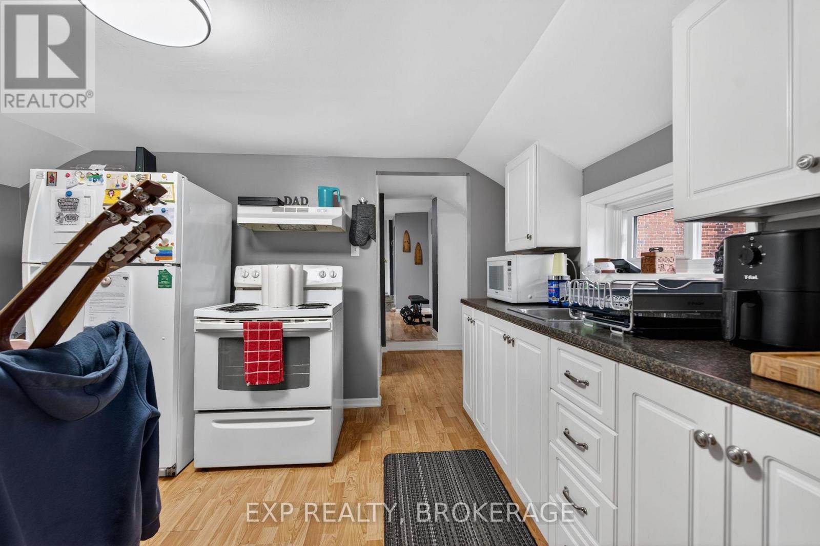 342 KING STREET W - 6