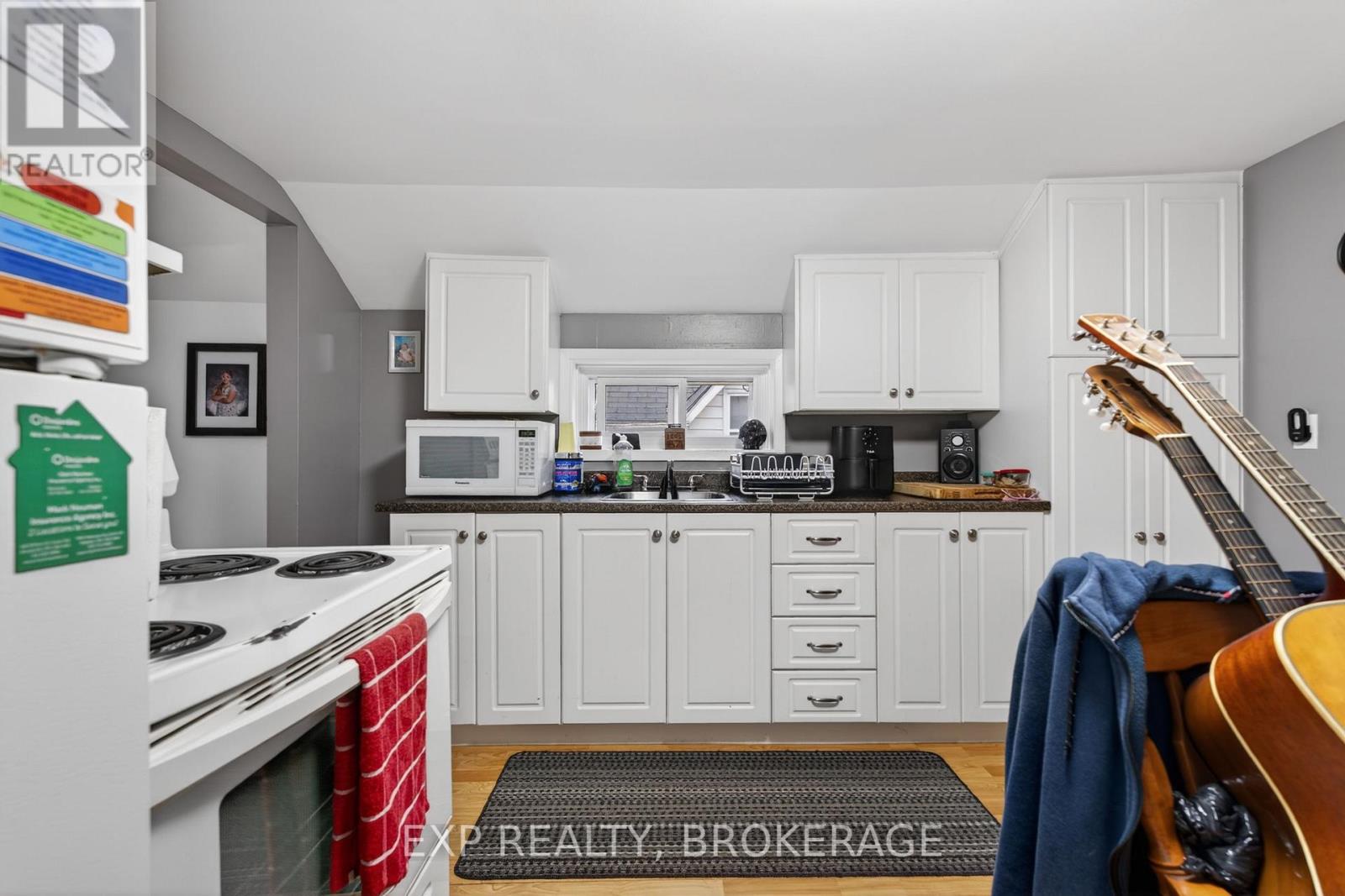 342 KING STREET W - 7