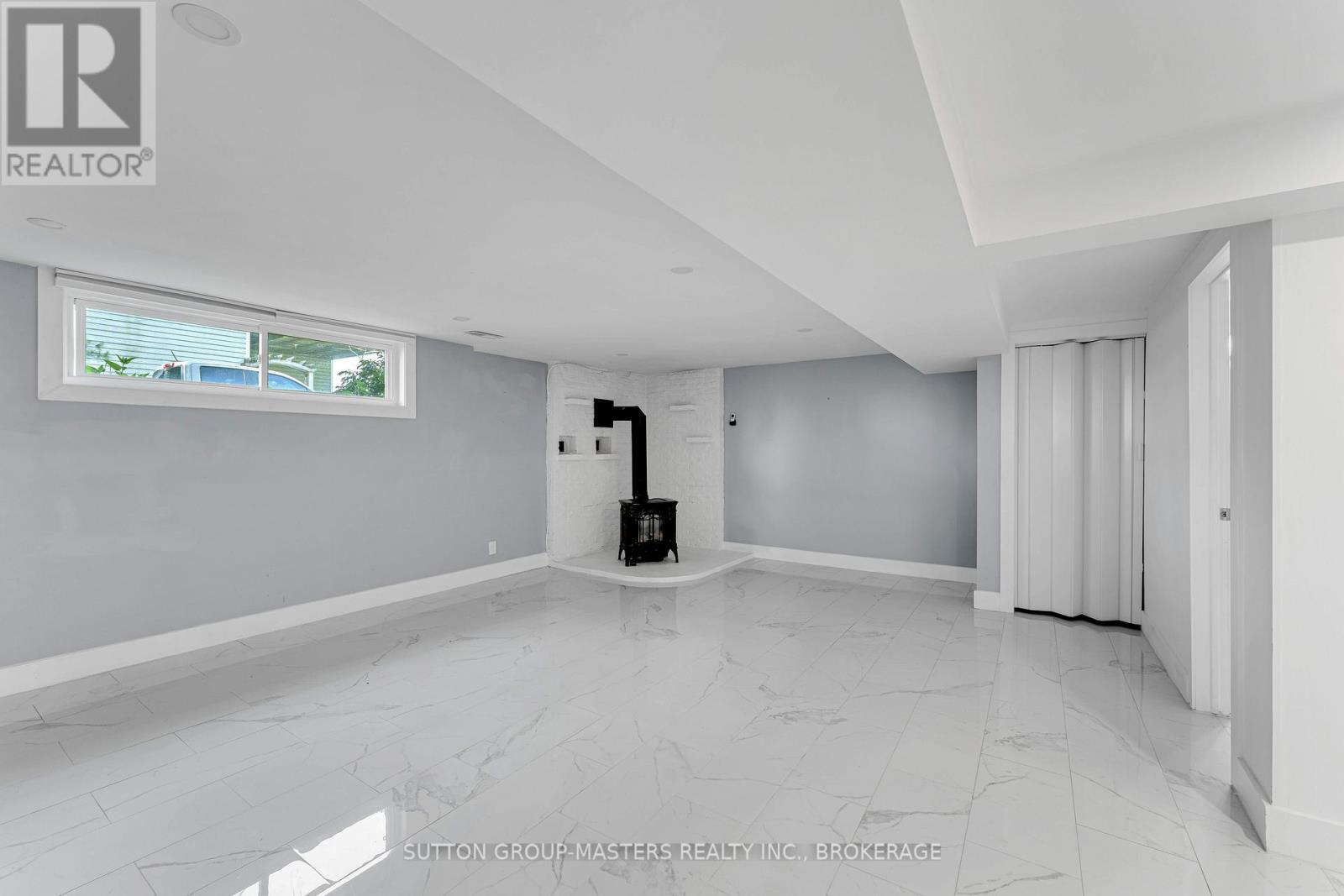 1611 SUNNYSIDE ROAD - 26