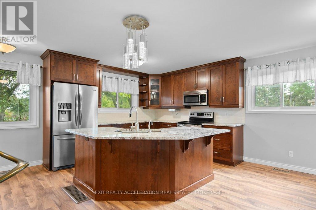 281 SMITH CRESCENT - 14