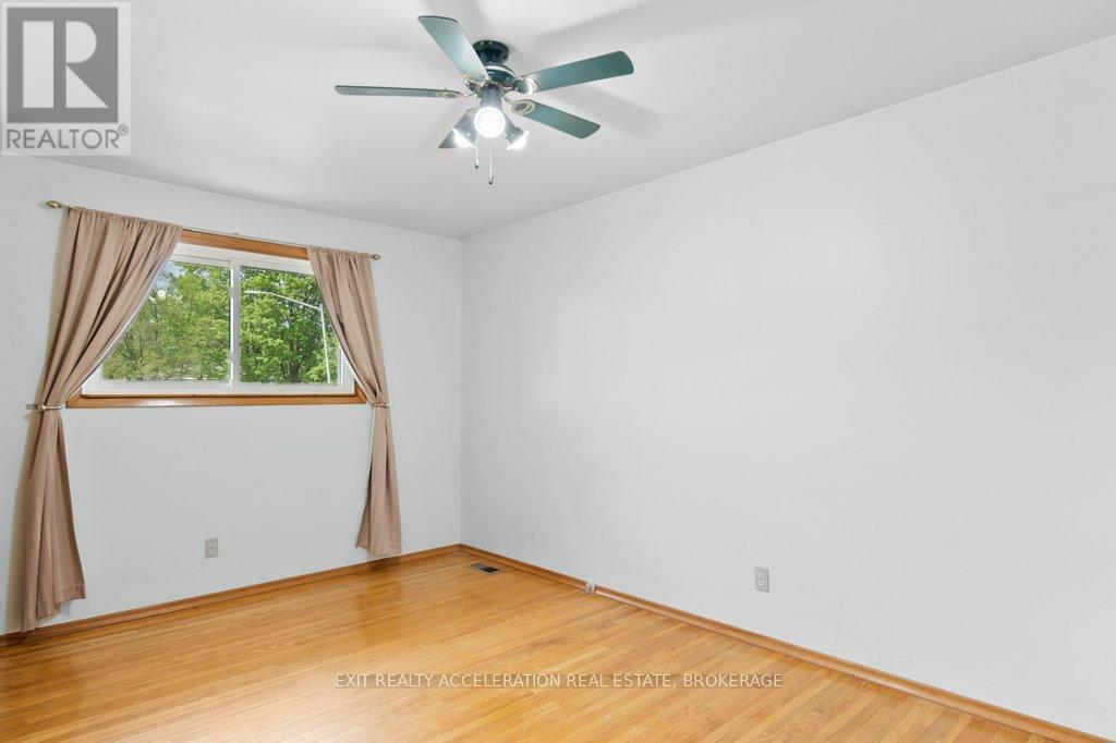 281 SMITH CRESCENT - 20