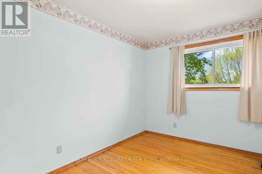 281 SMITH CRESCENT - 21