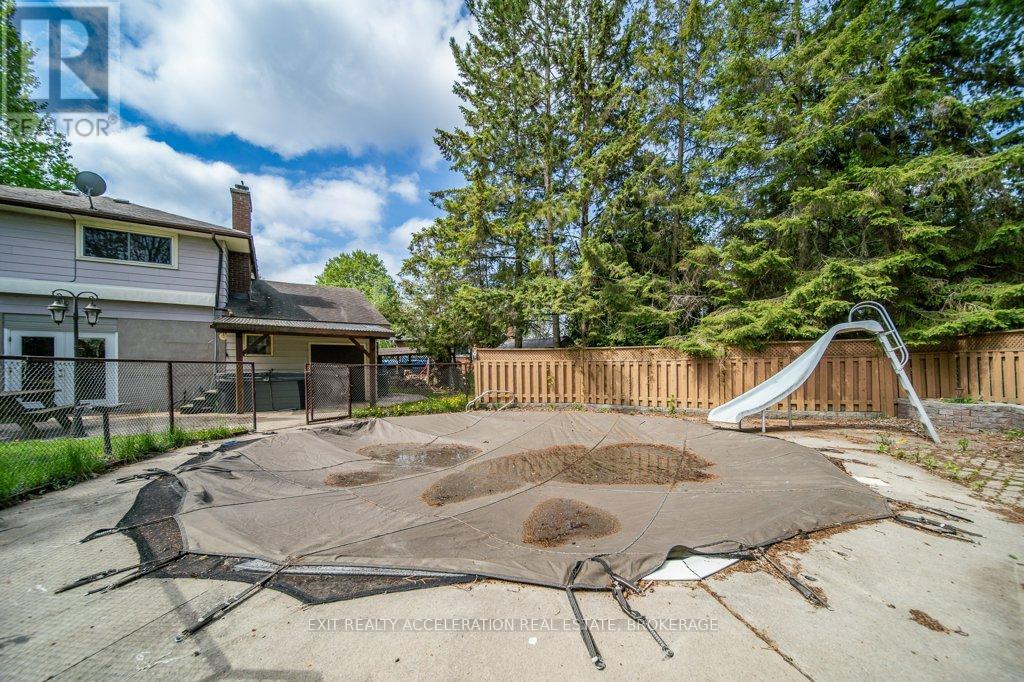 281 SMITH CRESCENT - 34