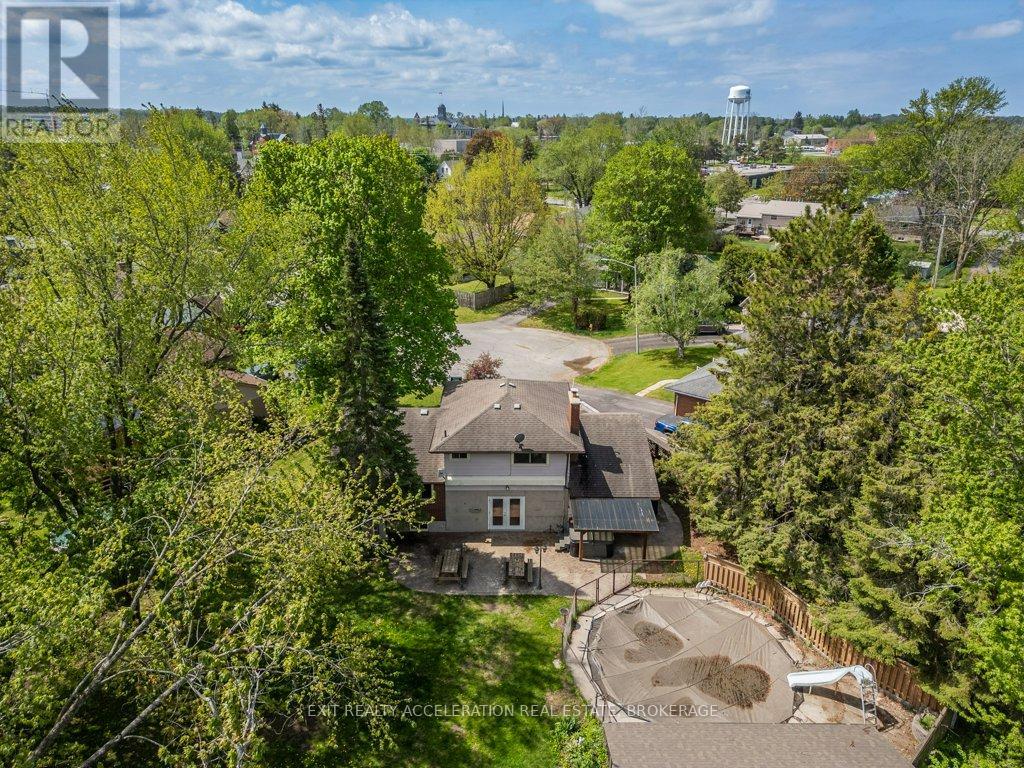281 SMITH CRESCENT - 42