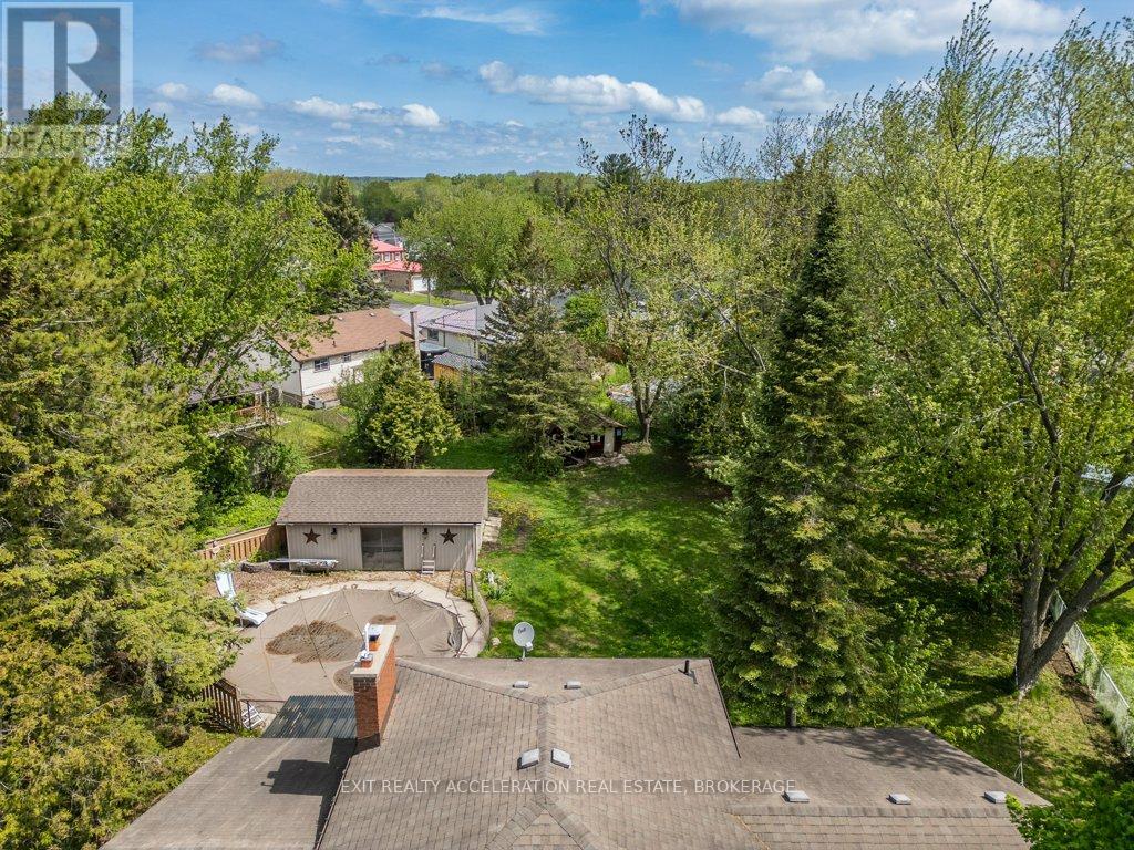 281 SMITH CRESCENT - 43