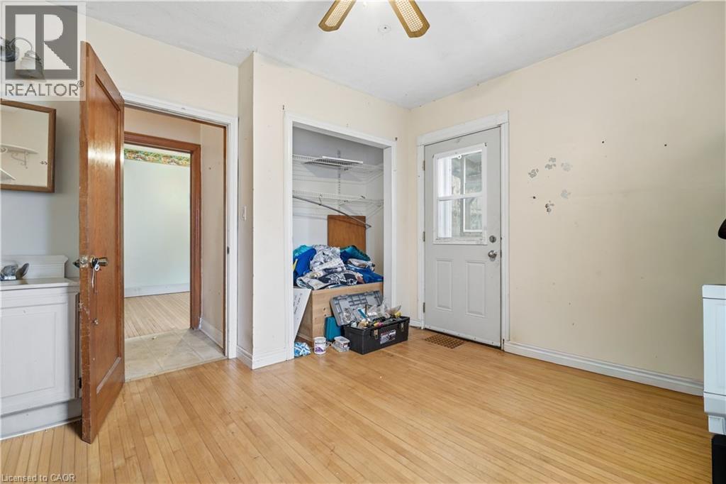 609 GUELPH Street - 16