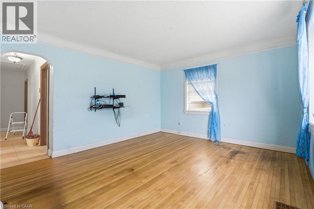 609 GUELPH Street - 6