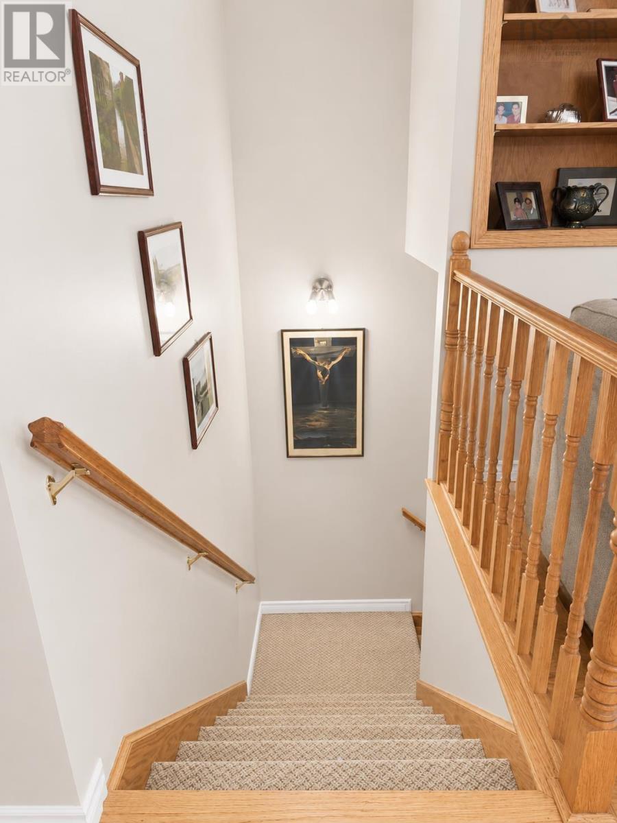 Property 2 of 31 of 40 WELLINGTON Court