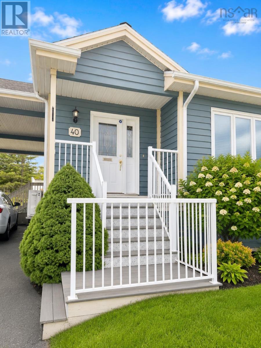 Property 8 of 31 of 40 WELLINGTON Court