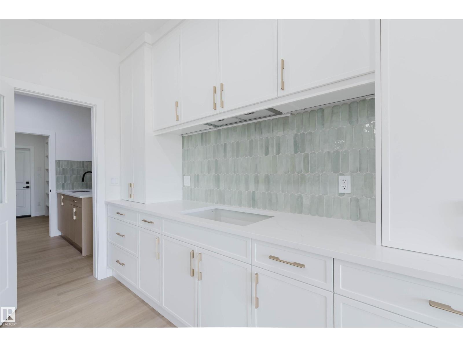 226 EDGEMONT GR NW - 24