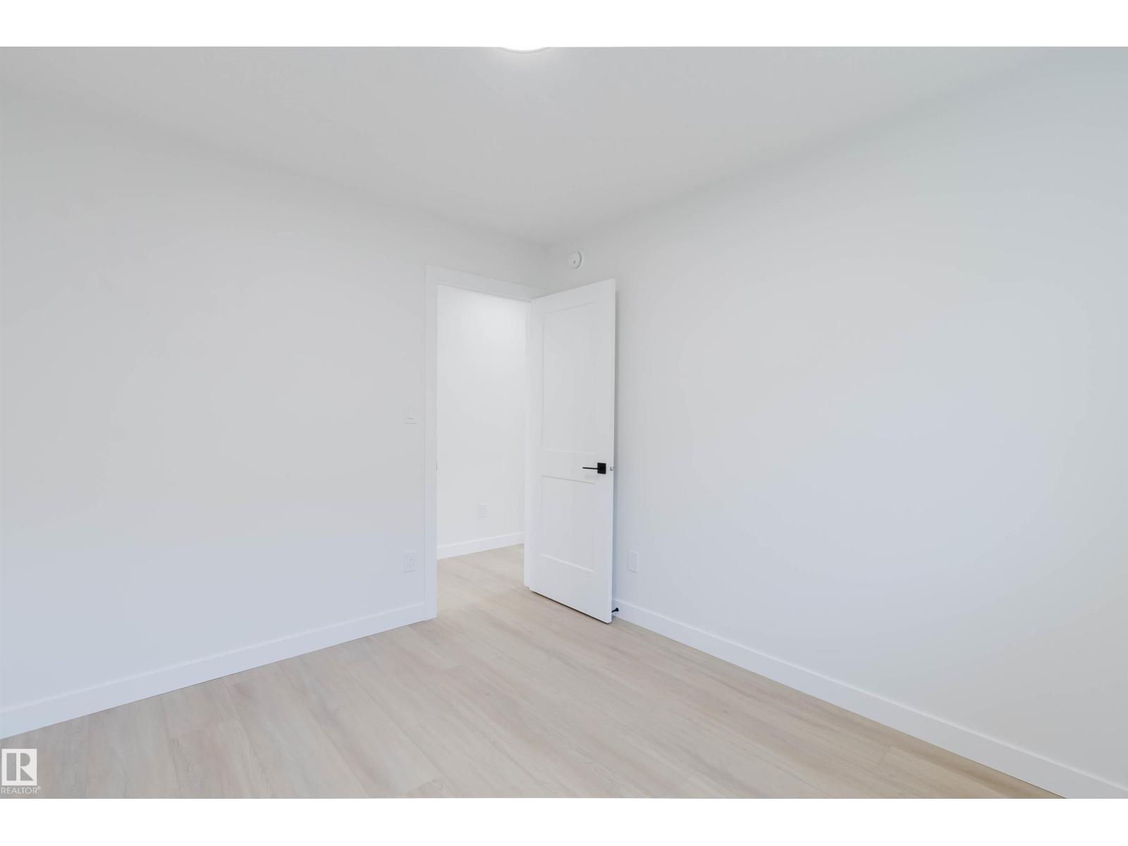 226 EDGEMONT GR NW - 34