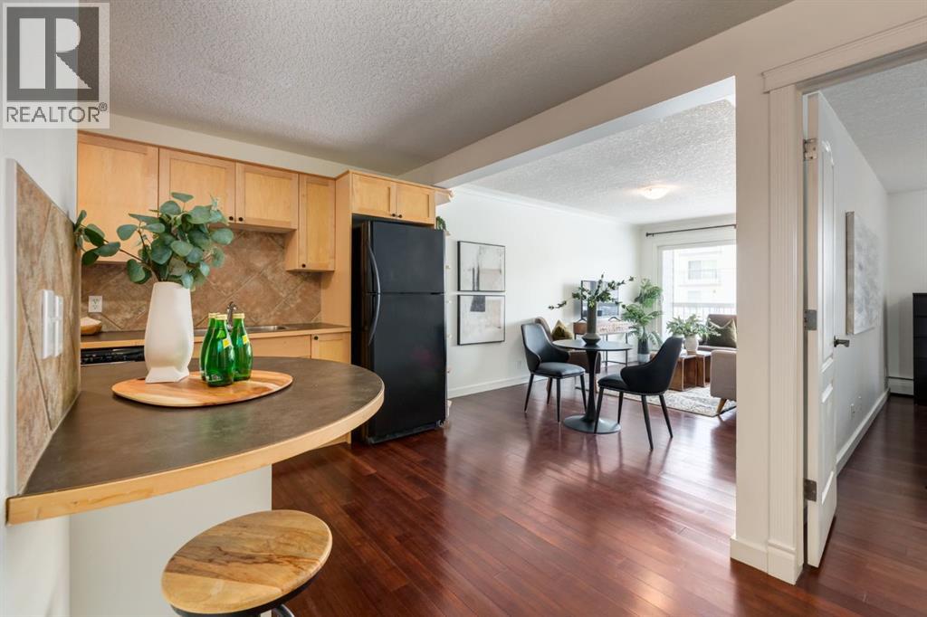 #105 308 24 Avenue SW - 4