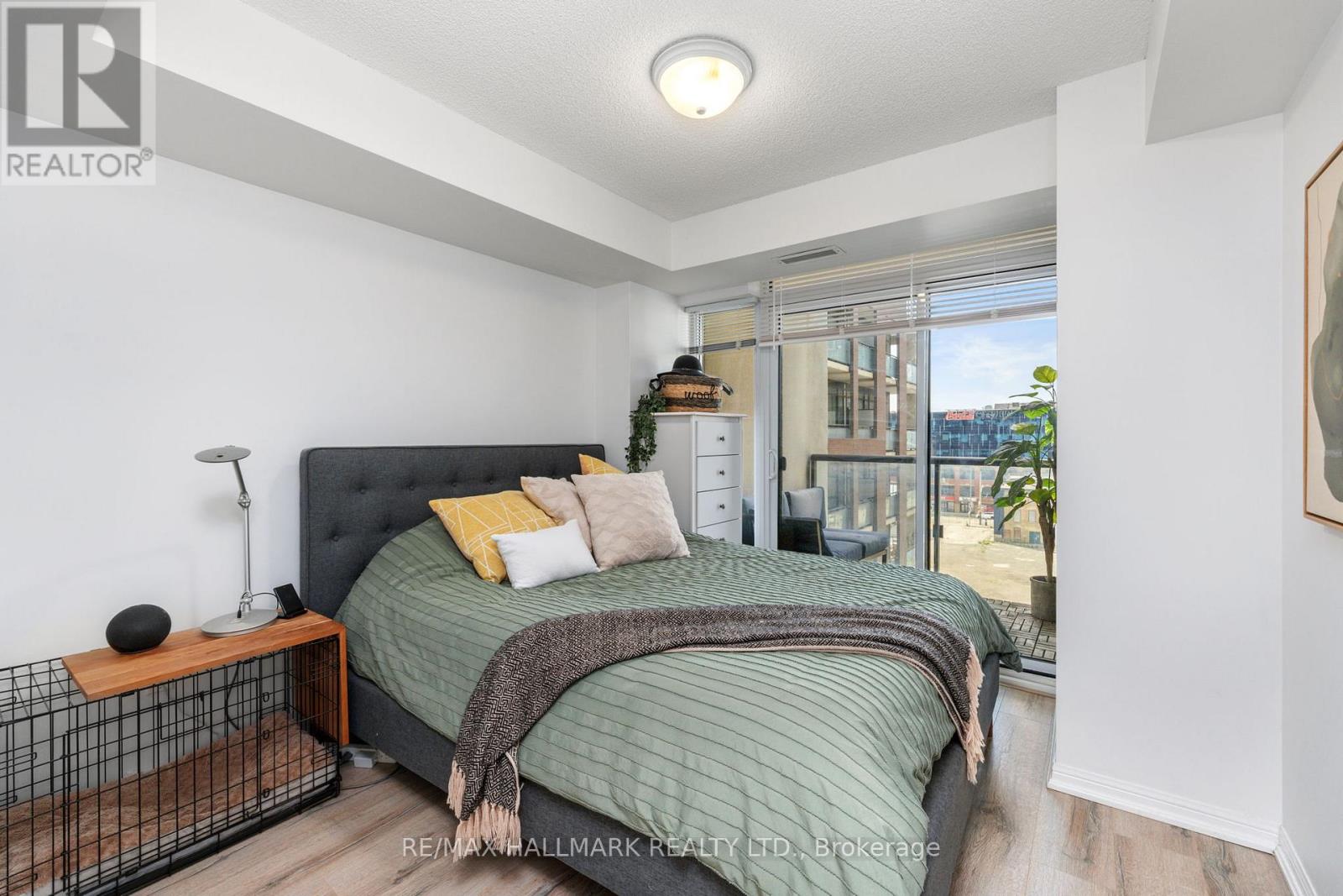 #819 400 ADELAIDE STREET E - 12