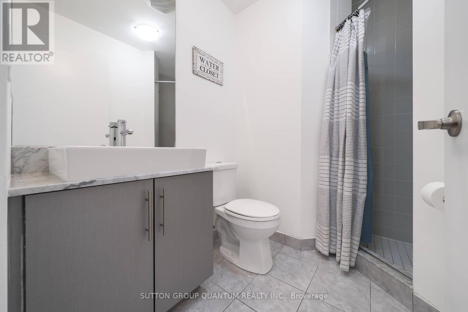 #2605 65 BREMNER BOULEVARD - 21