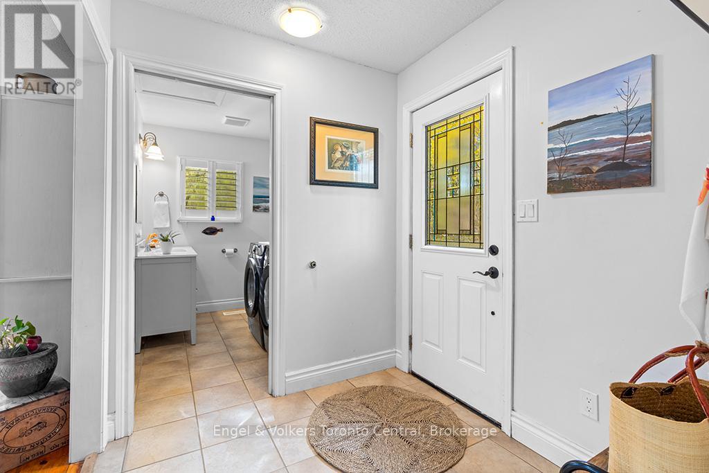 2068 7TH AVENUE W - 7