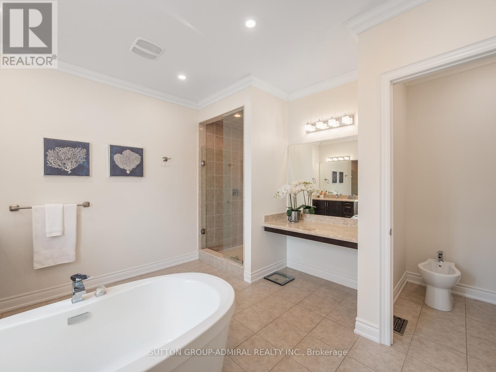 33 KEATLEY DRIVE - 25