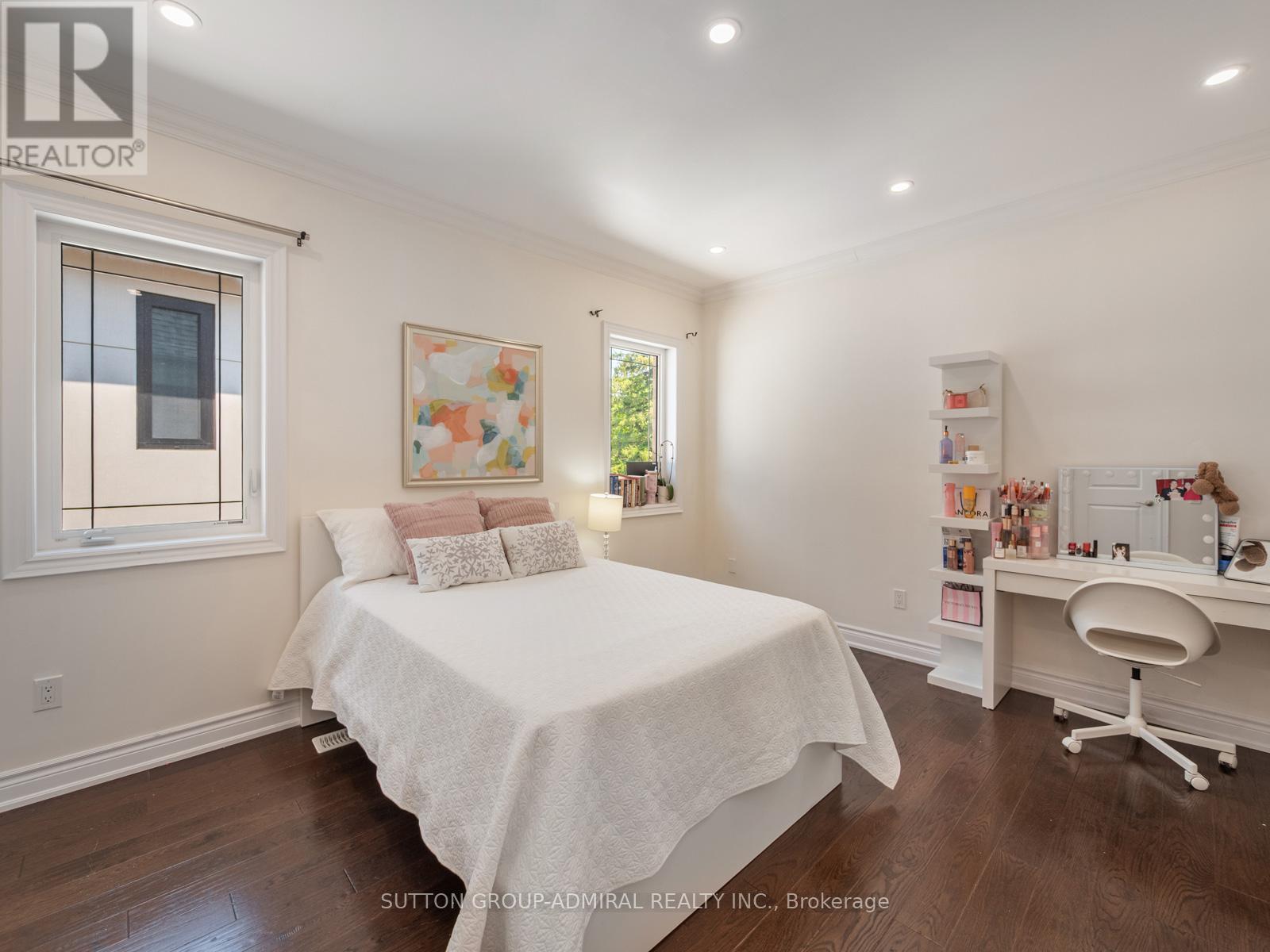 33 KEATLEY DRIVE - 28