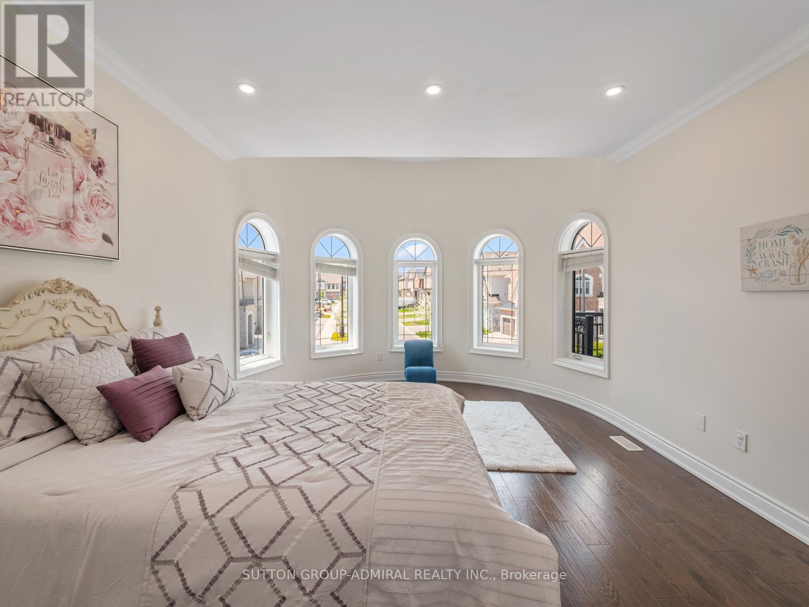 33 KEATLEY DRIVE - 33