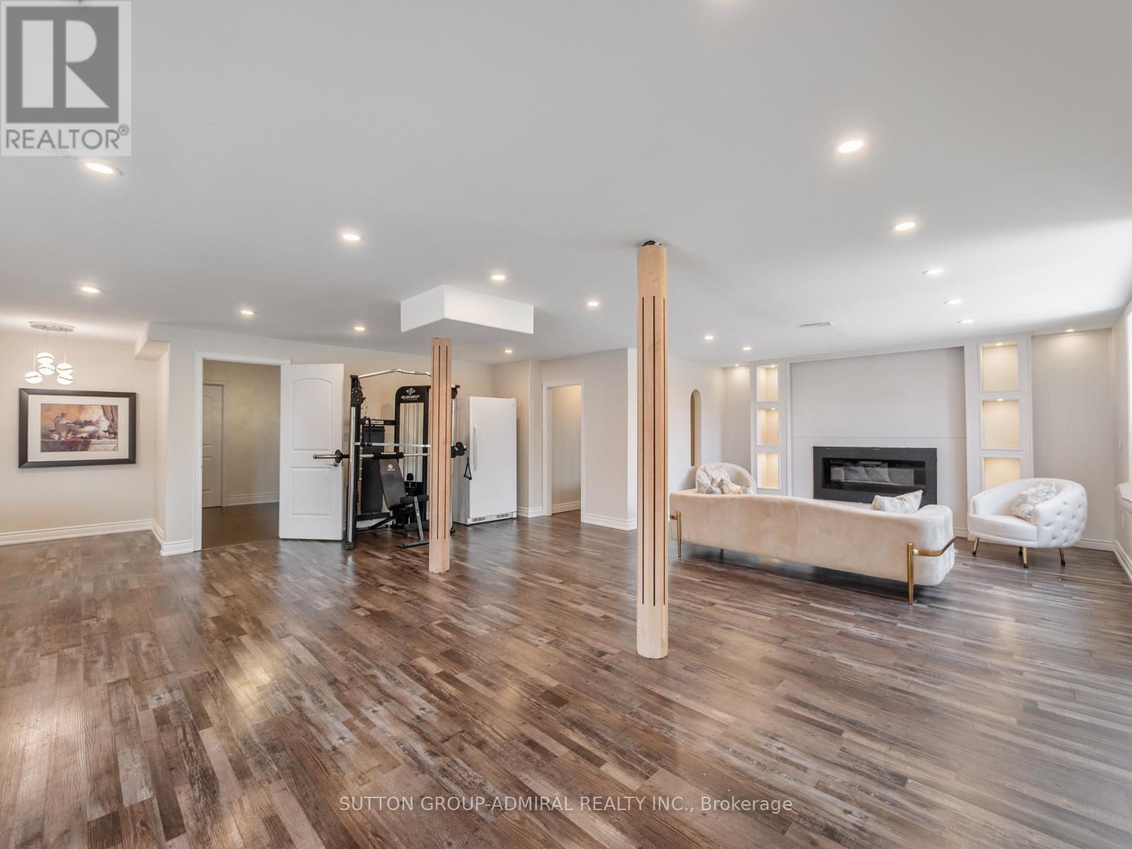33 KEATLEY DRIVE - 39