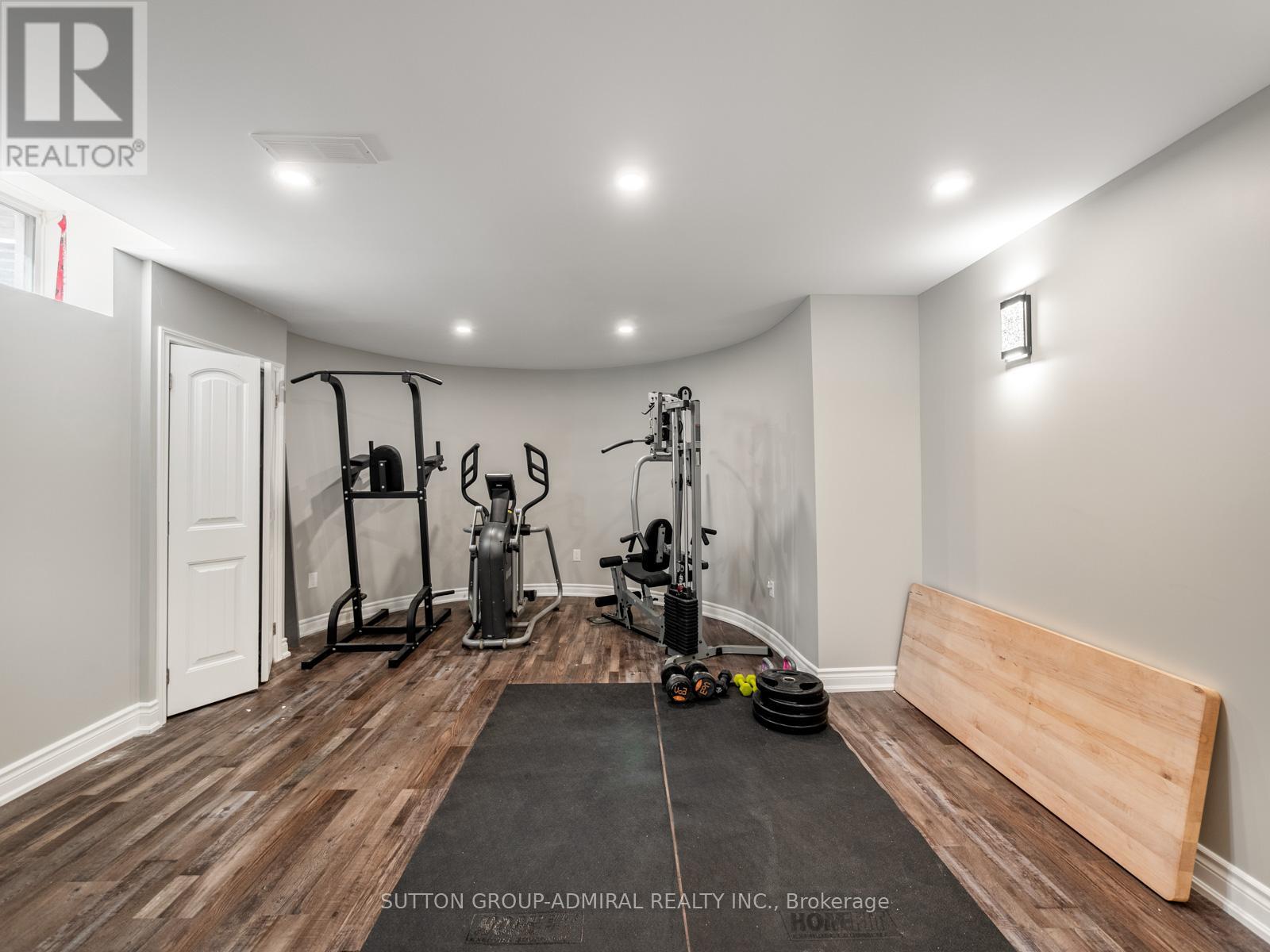 33 KEATLEY DRIVE - 40