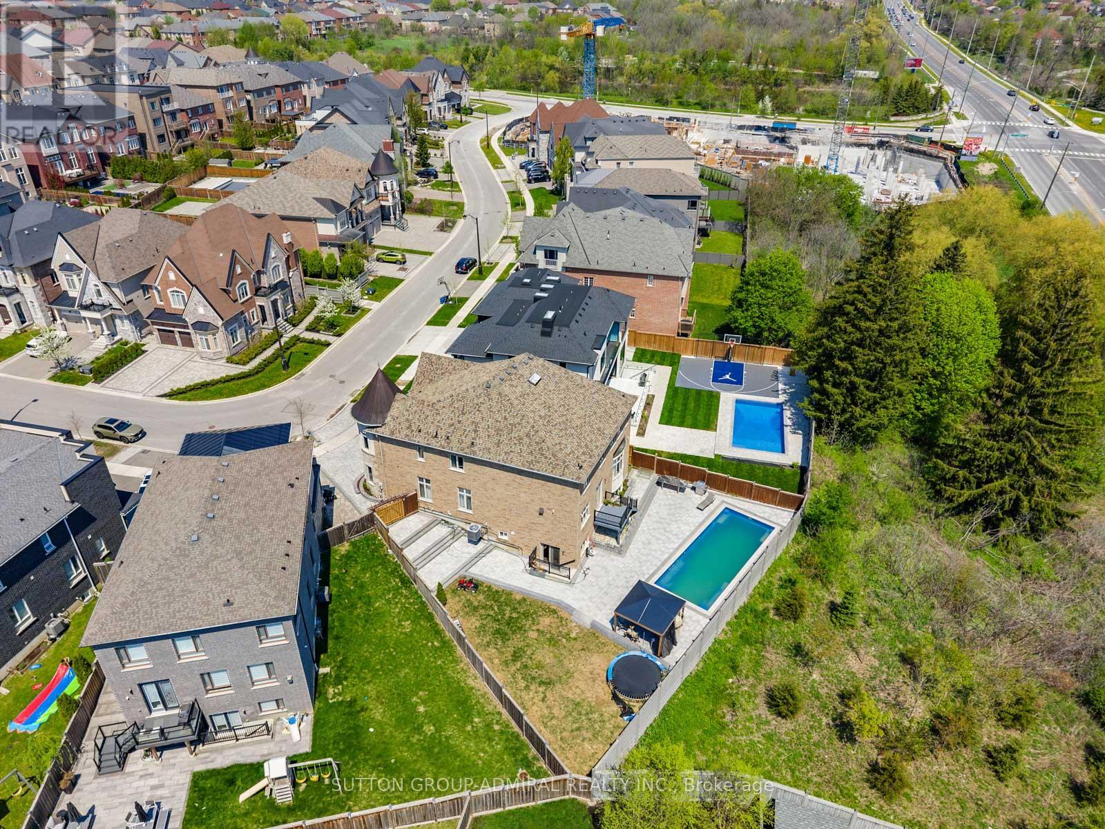 33 KEATLEY DRIVE - 48