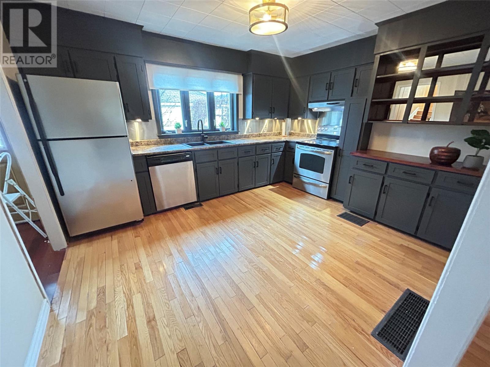 6 Woodcrest Avenue - 12