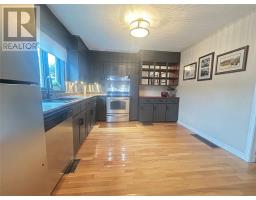 6 Woodcrest Avenue thumbnail 16