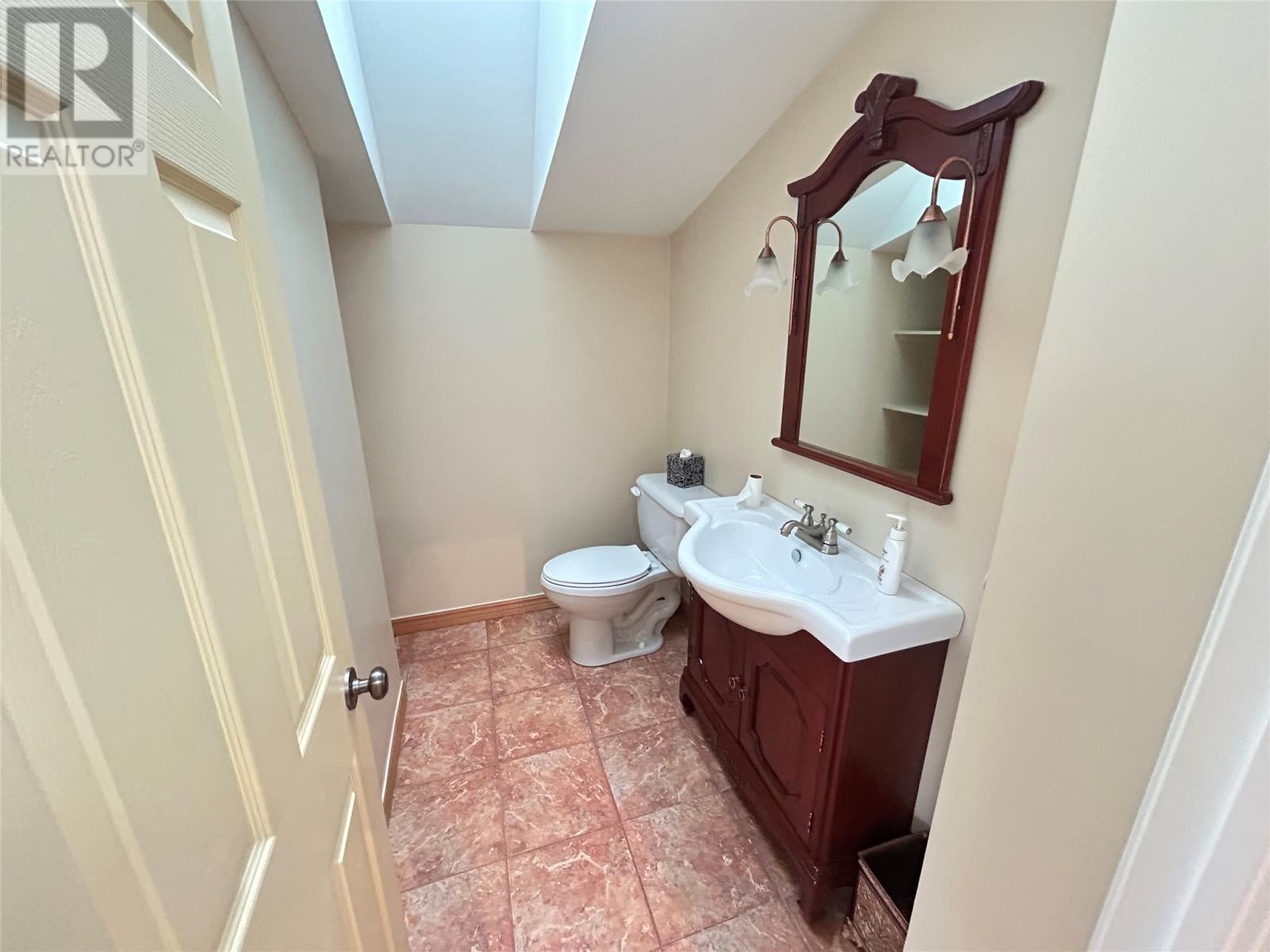 6 Woodcrest Avenue - 28