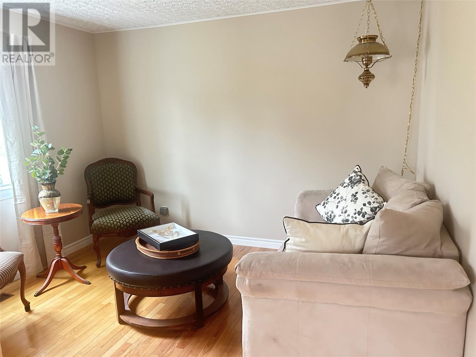 6 Woodcrest Avenue - 6