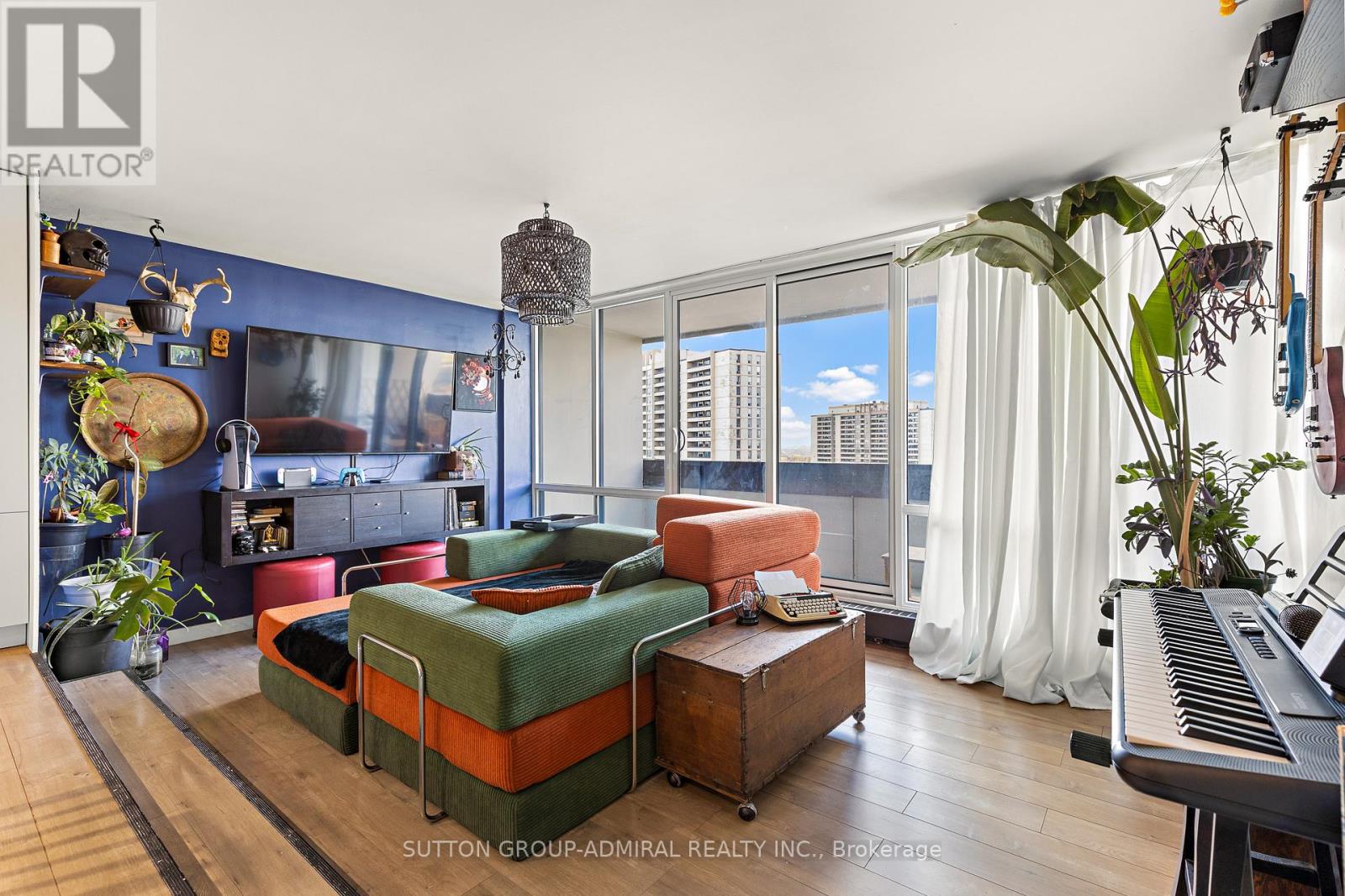 #1309 455 SENTINEL ROAD - 17