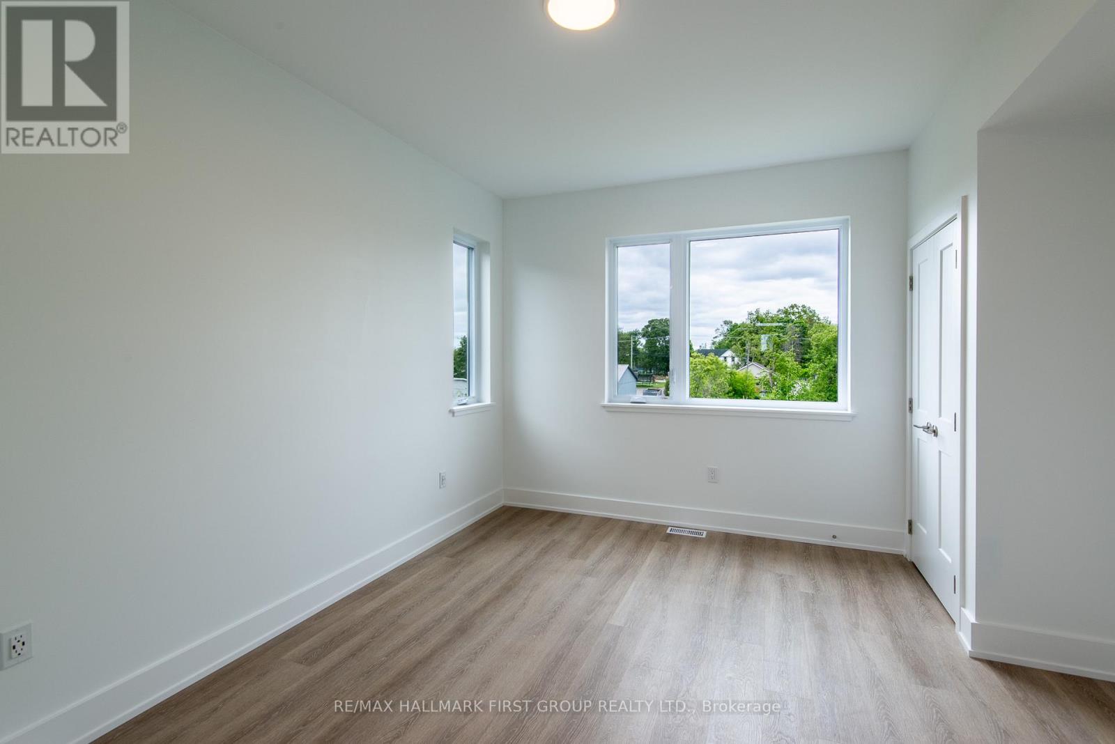 #7 19 WEST STREET - 12