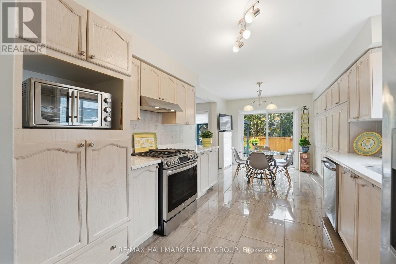 36 PALMADEO DRIVE - 12