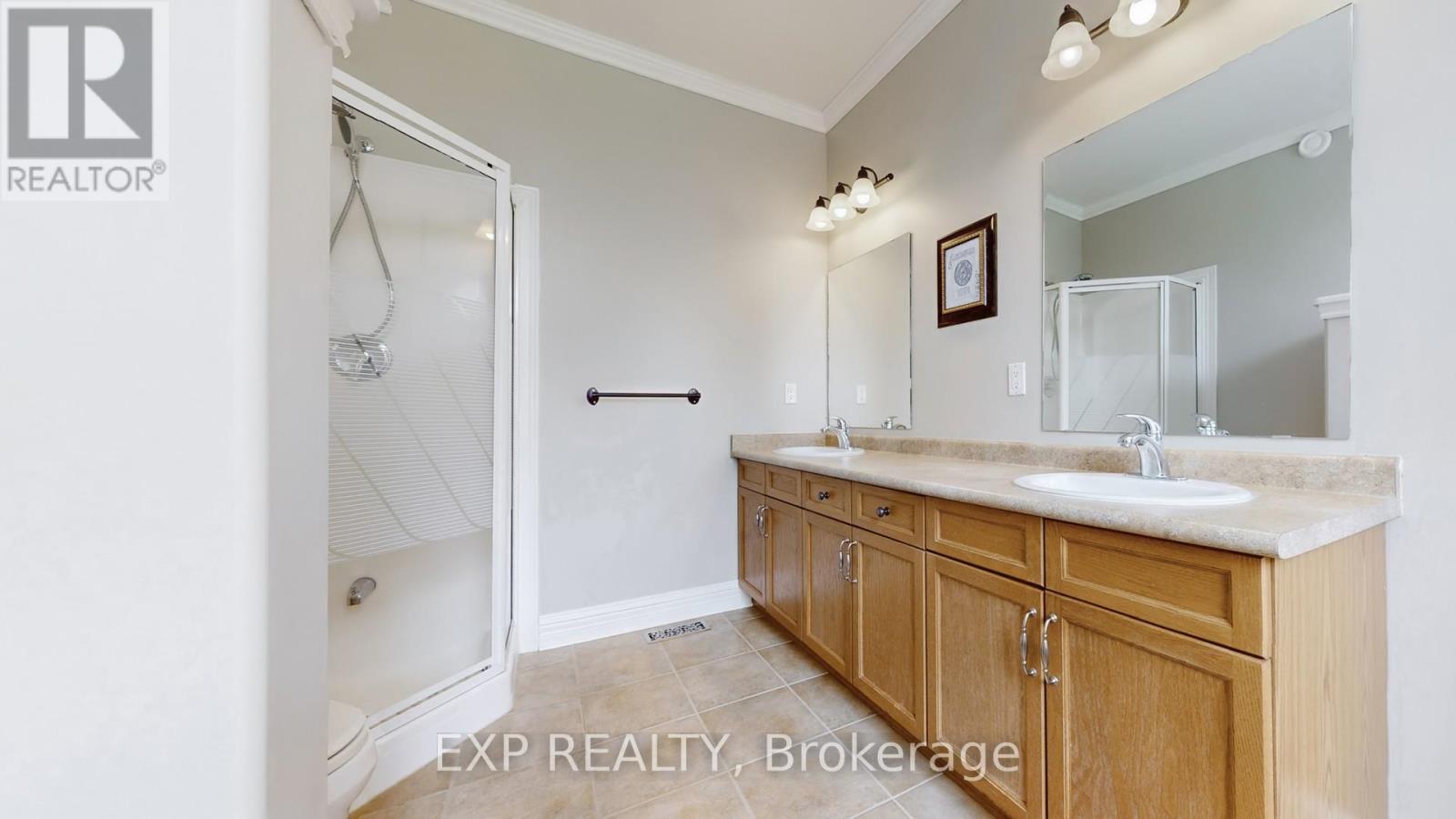 42 SOMERVILLE CRESCENT W - 19
