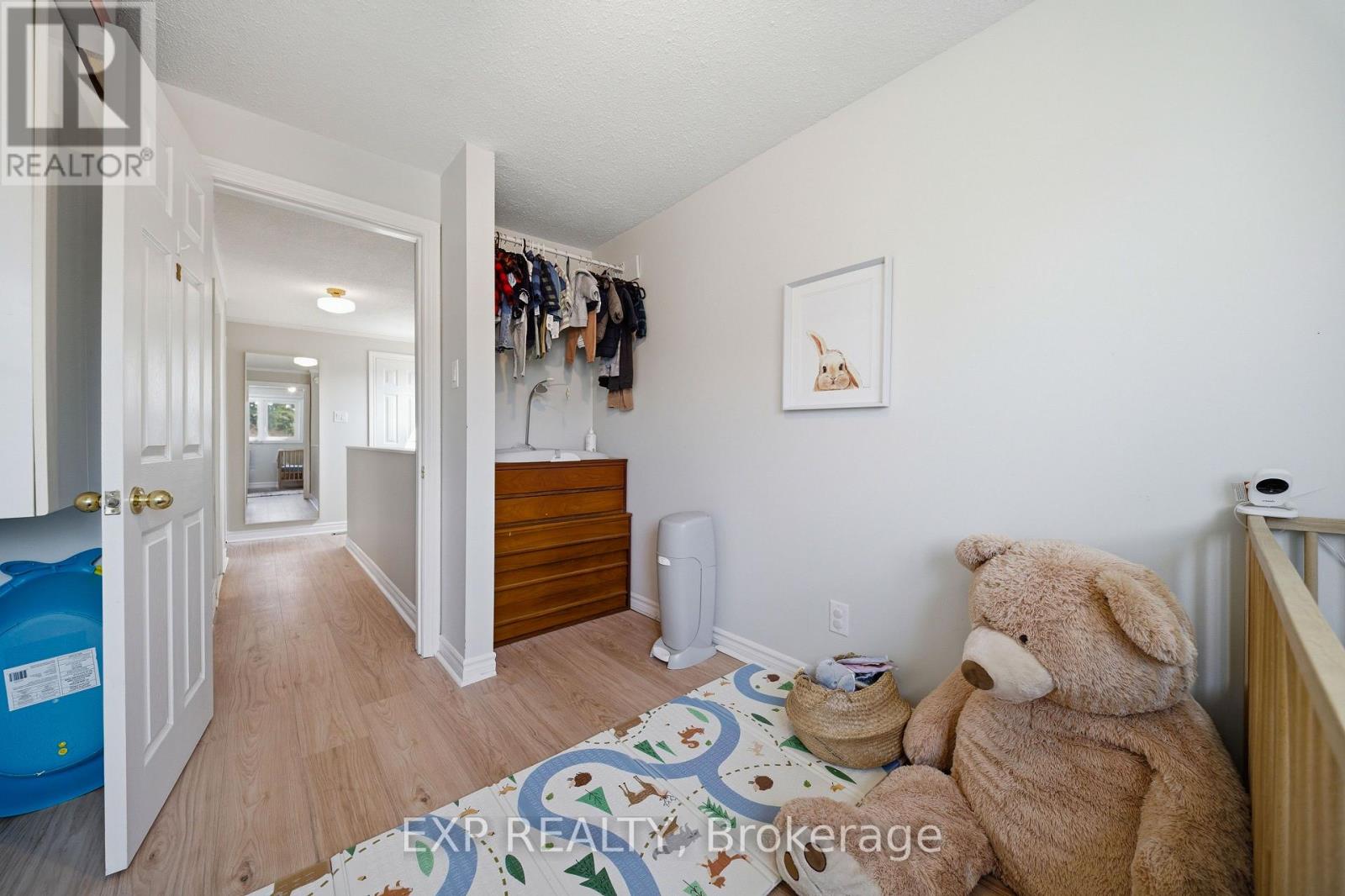 2333 COTTERS CRESCENT - 27