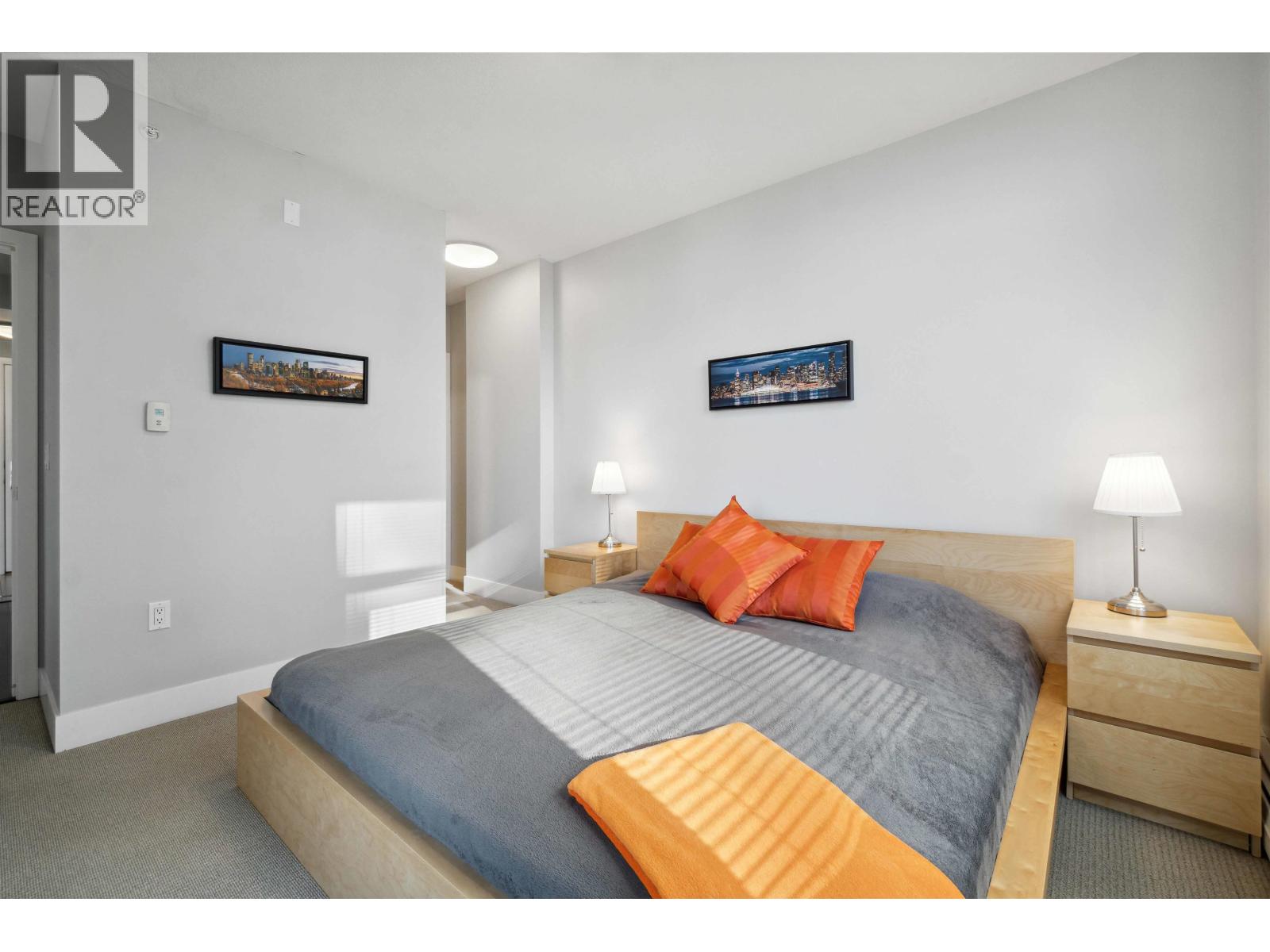 901 1320 CHESTERFIELD AVENUE, North Vancouver