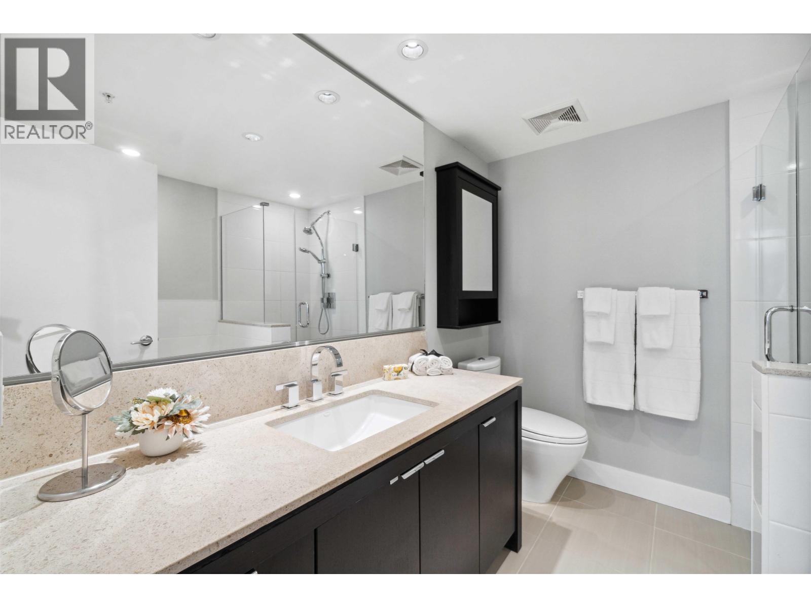 901 1320 CHESTERFIELD AVENUE, North Vancouver