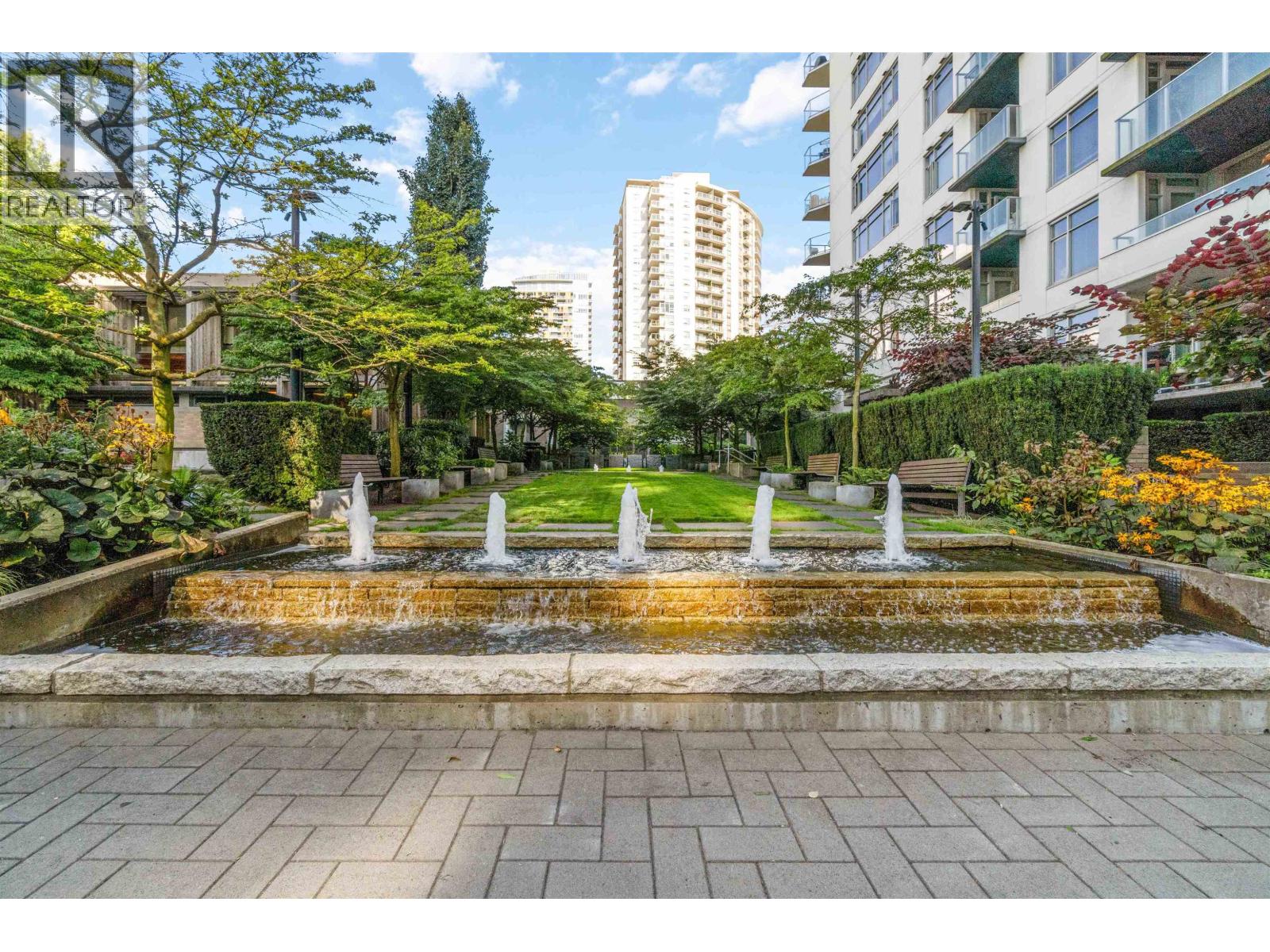 901 1320 CHESTERFIELD AVENUE, North Vancouver